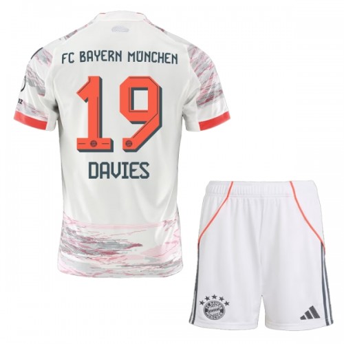 Børn - FC Bayern München Alphonso Davies 19 Fodboldtrøje Udebane 2025-26 Børn - FC Bayern München Alphonso Davies 19 Fodboldtrøje Udebane 2025-26